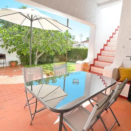 De By Sunny Deluxe Holiday home *