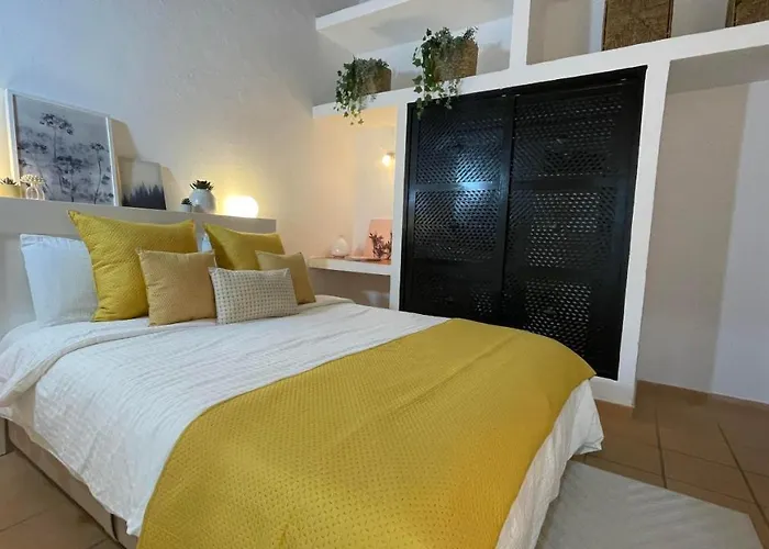 De By Sunny Deluxe Tavira